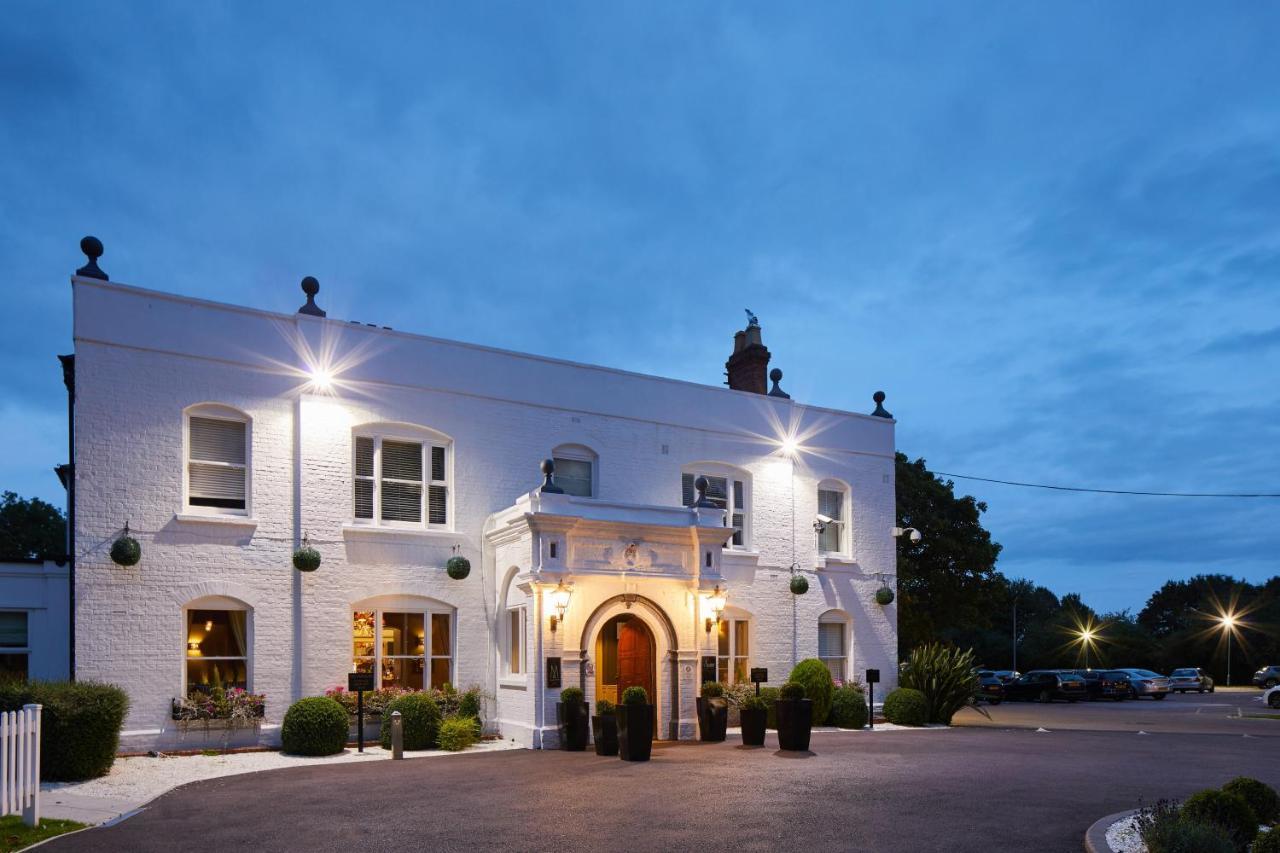 Worldhotels Distinctive Woughton House Hotel Milton Keynes Kültér fotó