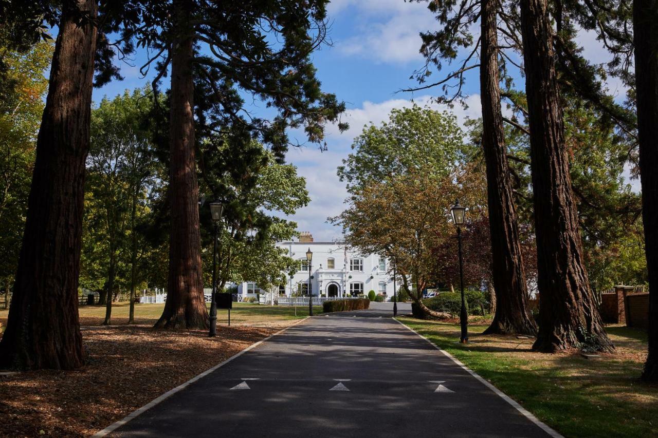 Worldhotels Distinctive Woughton House Hotel Milton Keynes Kültér fotó